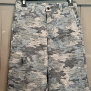 NWT Magellan boys camo shorts size 14
